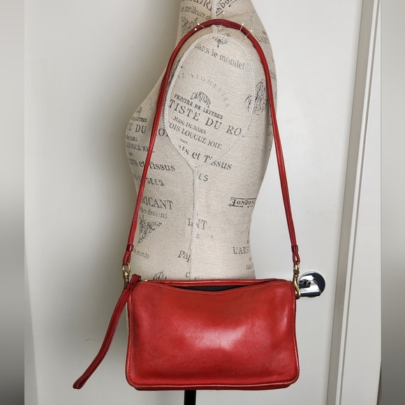 Coach Handbags - Vintage 70s Coach Red Leather Purse